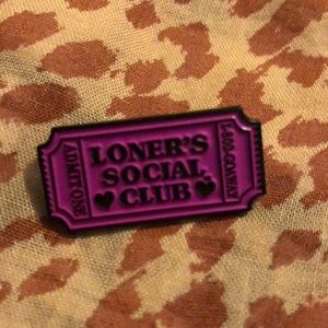 3/$12 “Loner’s social club” enamel pin 💕